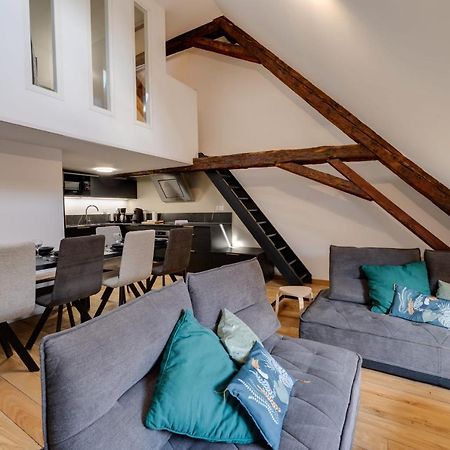 Le Septqatre - Grand Triplex Au Coeur De La Vieille Ville Annecy Exteriör bild